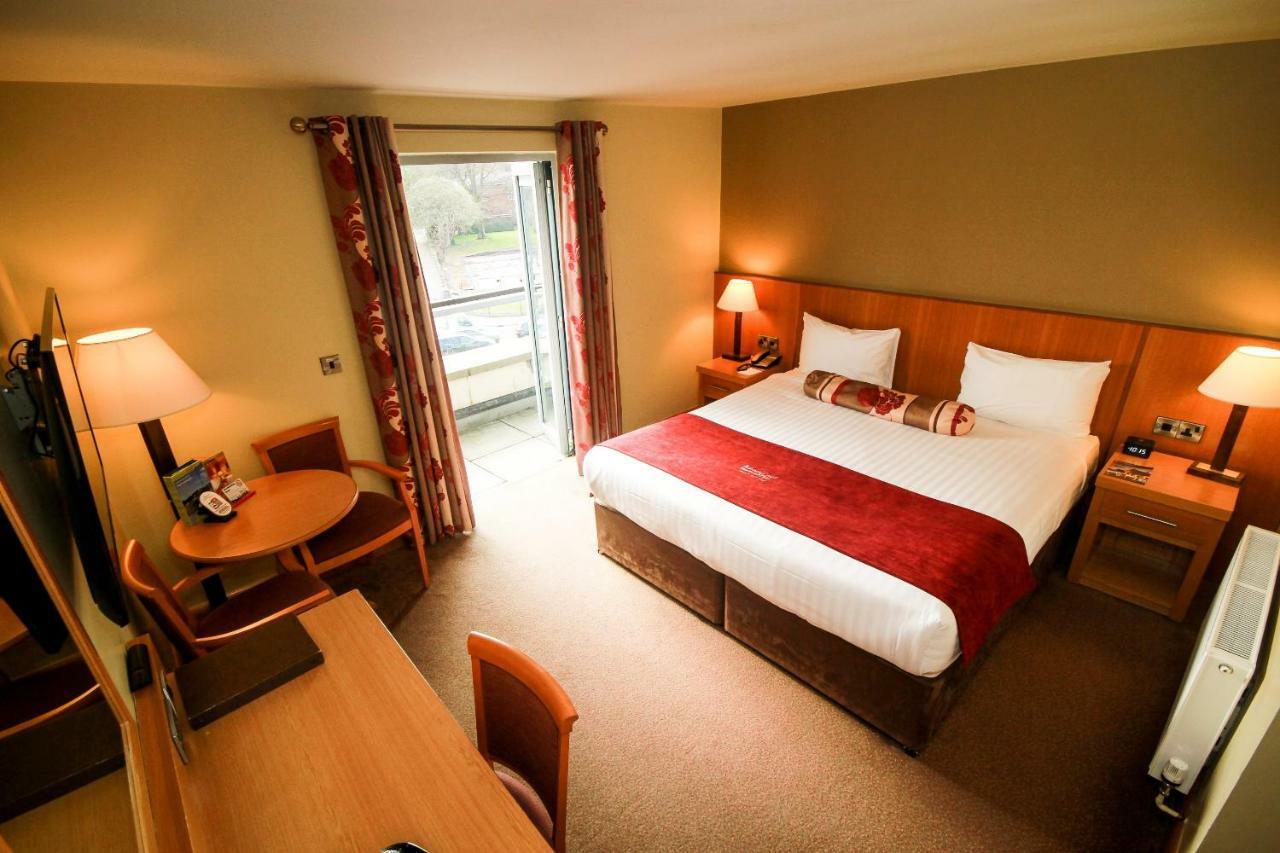Отель Belmore Court &