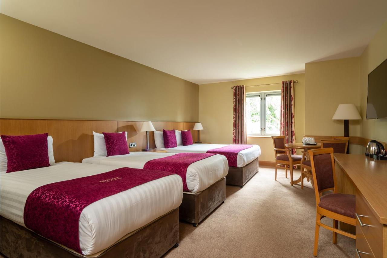 Belmore Court & Hotel