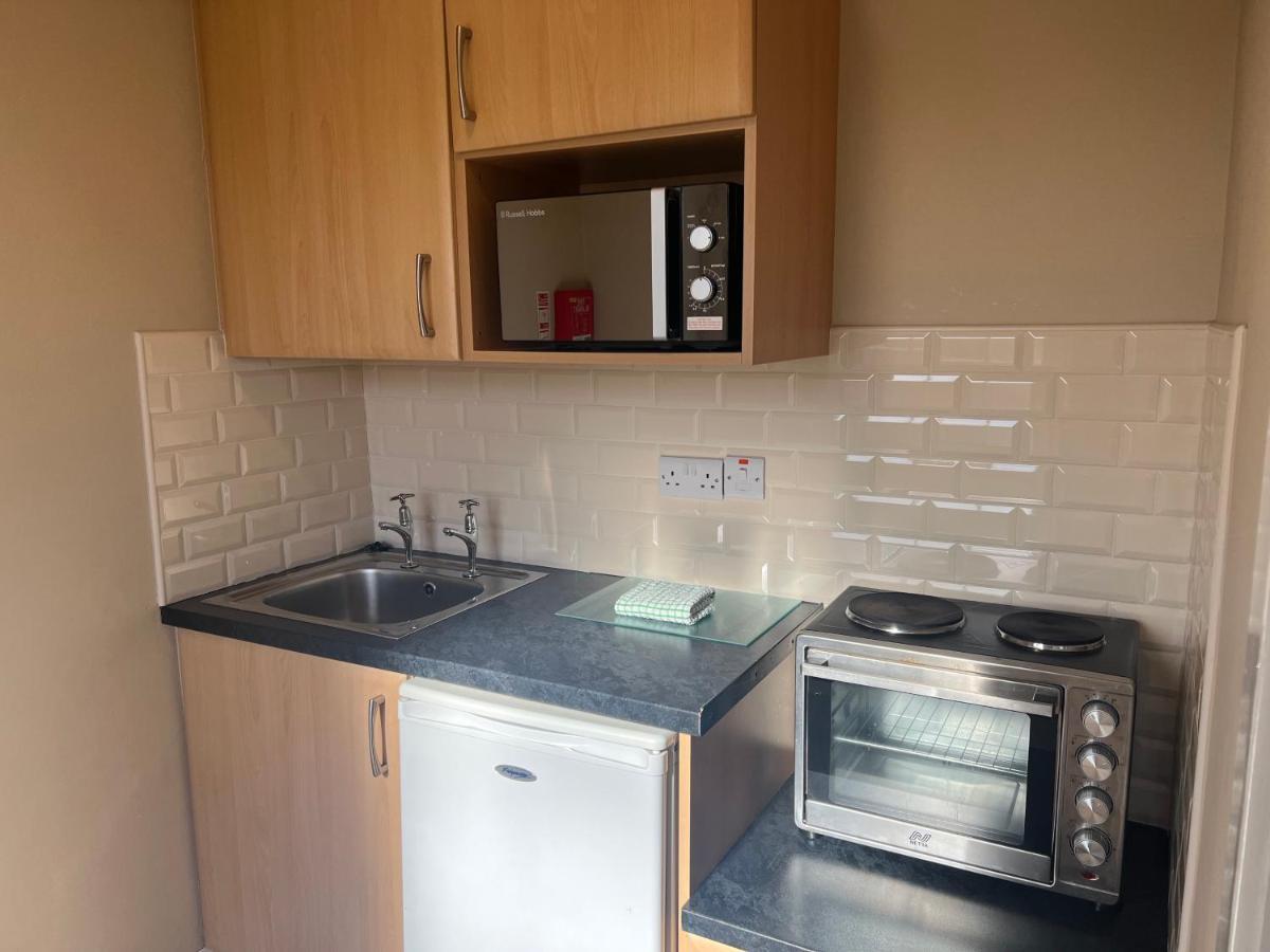 Hotel Belmore Court &