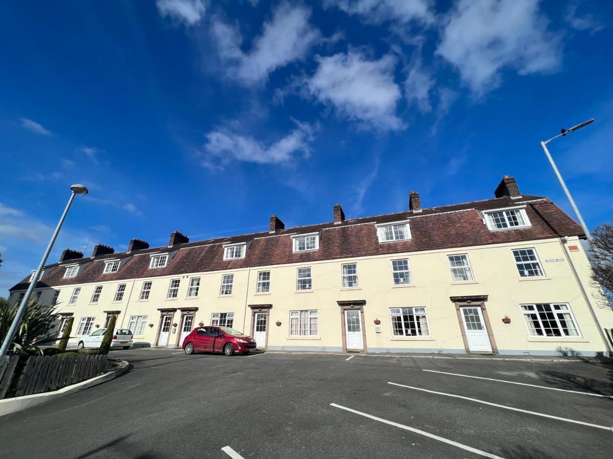 Belmore Court &