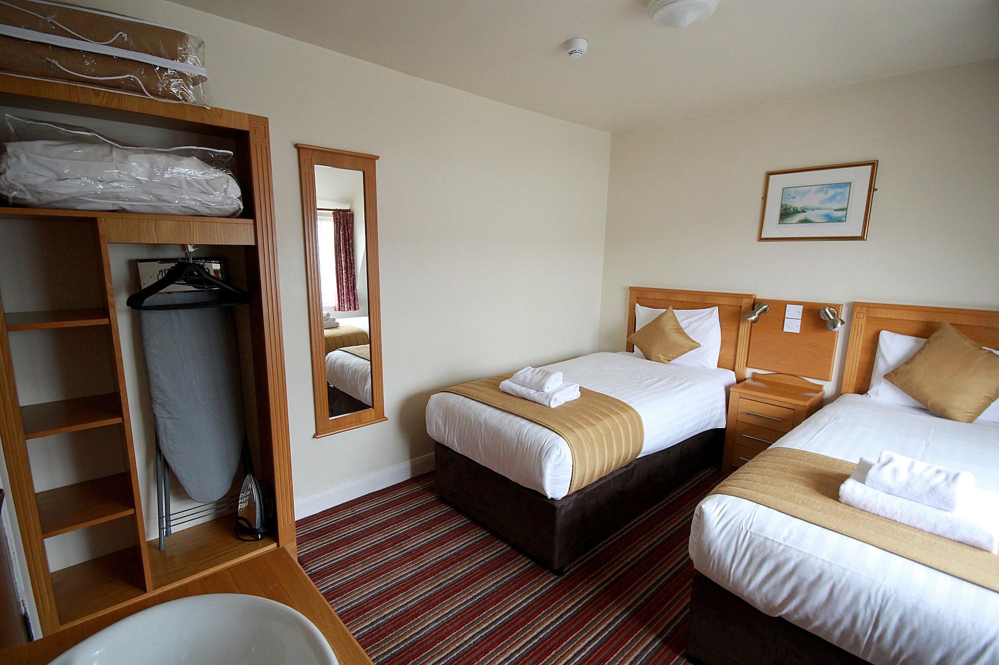 Belmore Court & Hotel 4*