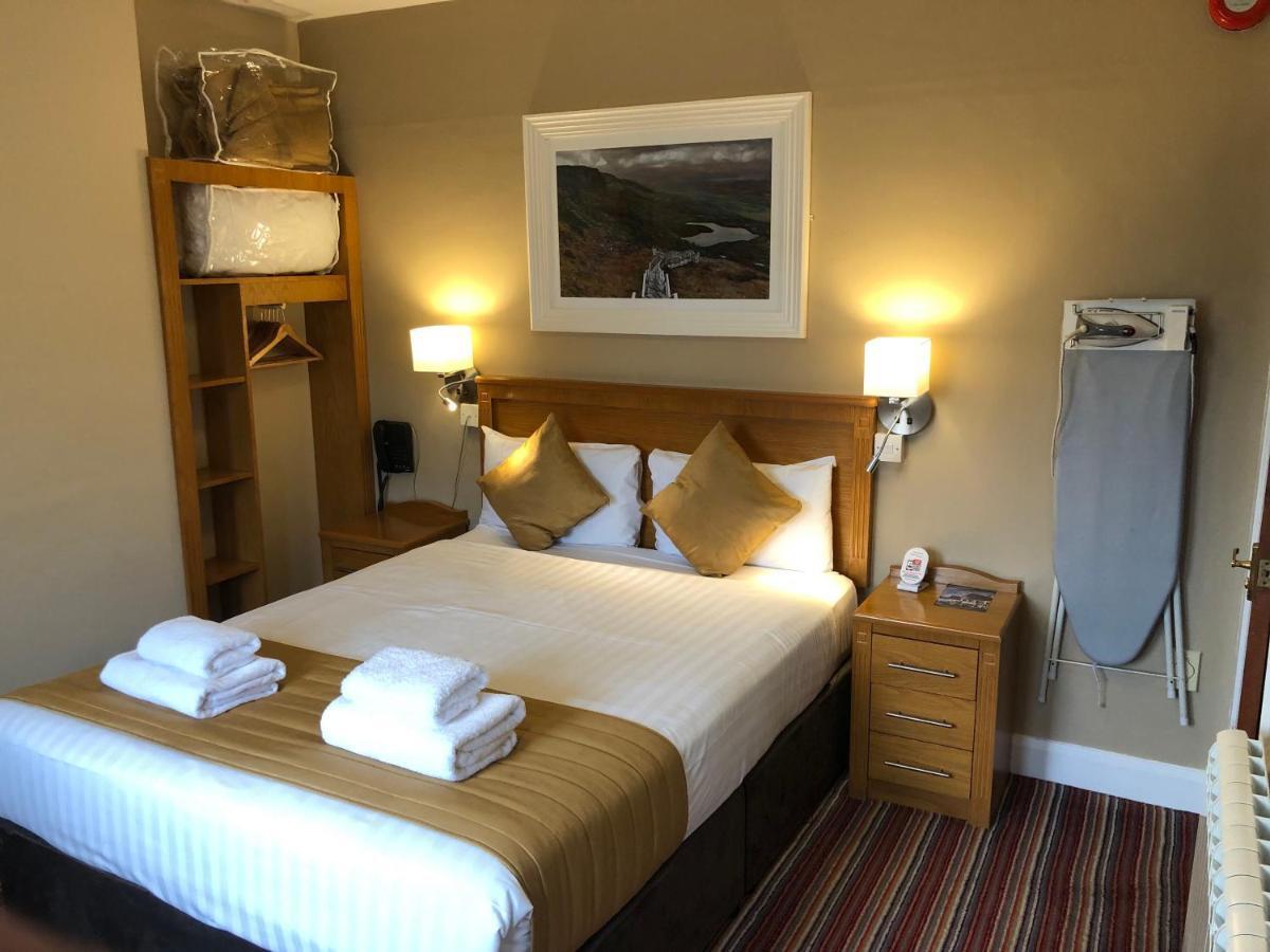 Hotel Belmore Court & 4*